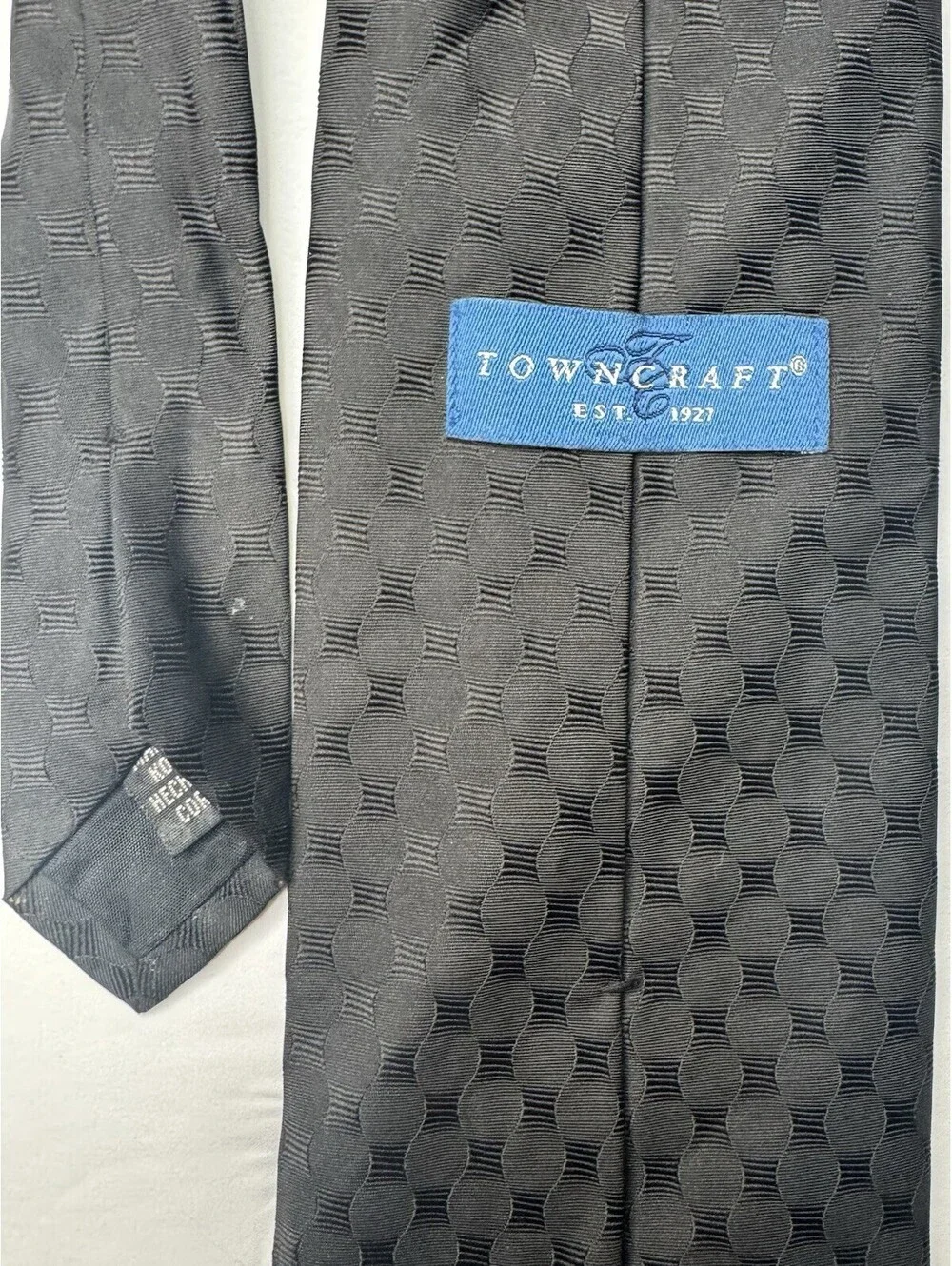 Towncraft Men's Necktie Black Geometric Circle Pattern Silk Feel Business Tie